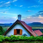 Oereghegyi Panorama Villa, * Balatonederics