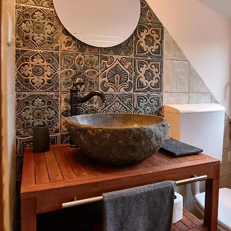 Oereghegyi Panorama Villa, Villa