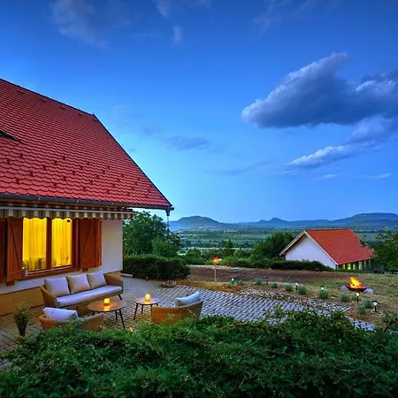 Вилла Oereghegyi Panorama Villa, Балатонедерич